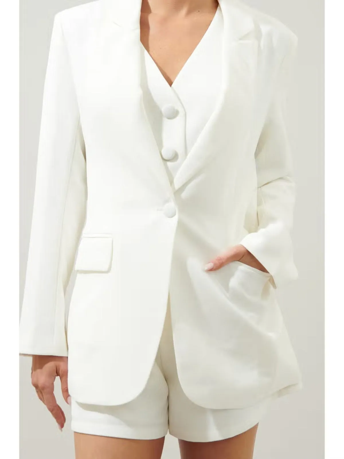 Rica Suave Fitted Notch Lapel Blazer