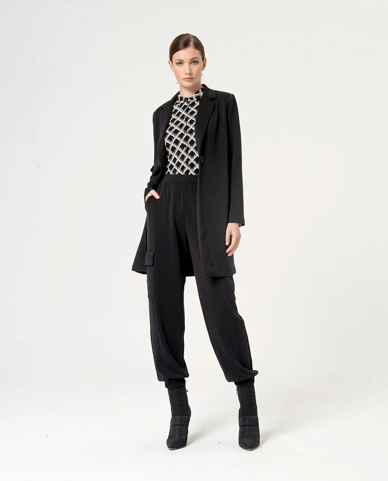 Surkana single breasted blazer 1 button black
