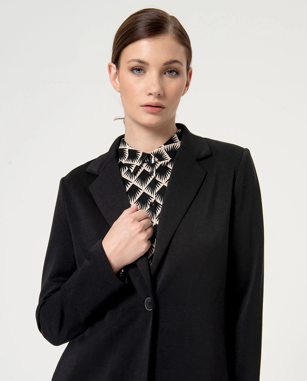 Surkana single breasted blazer 1 button black